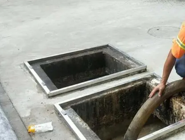 桥头镇化粪池清理